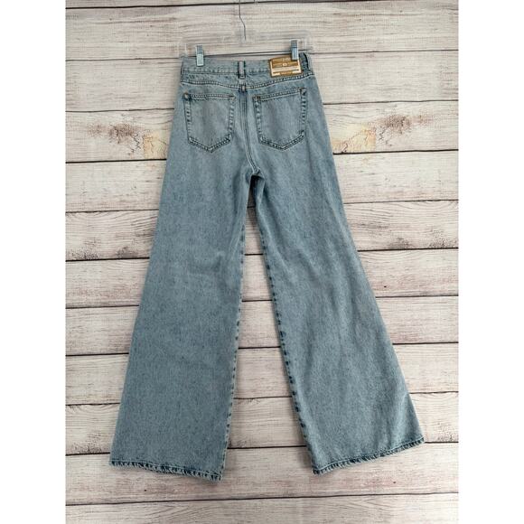 Diesel 1978 D-Akemi Wide Leg Flare Jeans Womens 24 Blue Light Wash Denim - Picture 2 of 14